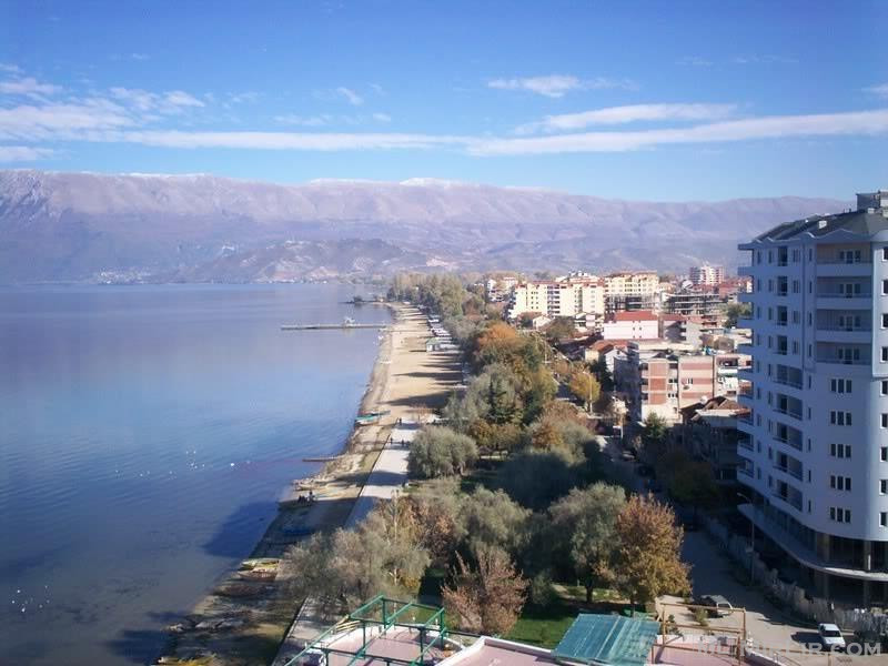 ?Shitet Super Hotel Prane Liqenit Ne Pogradec?