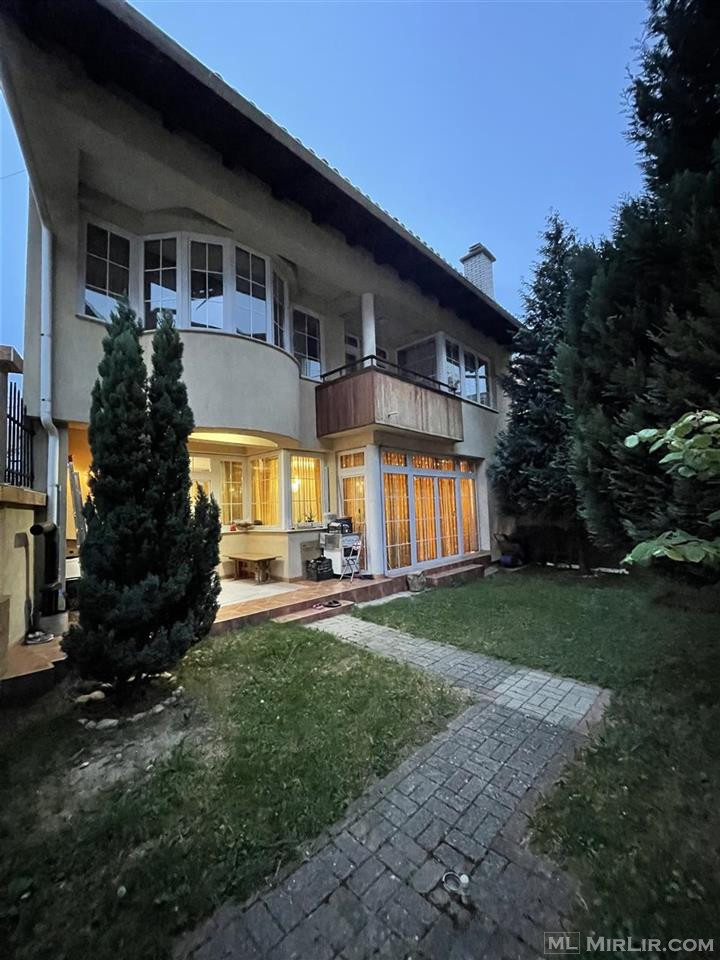 Shes shtëpinë afer Kuvendit Komunal ne Prizren
