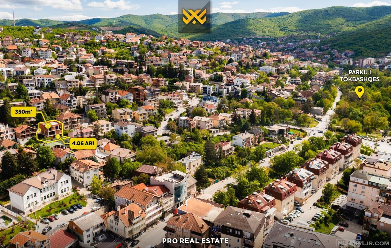 Shtëpi 350m² + 150m² për SHITJE në Taslixhe.