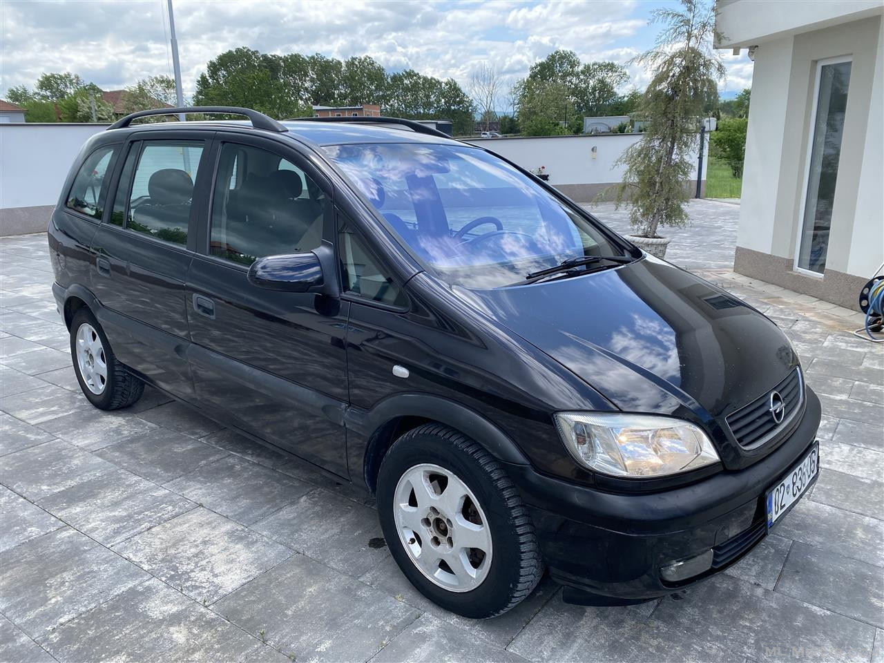 Opel Zafira 2.2 DTI RKS 4 MUj 2004