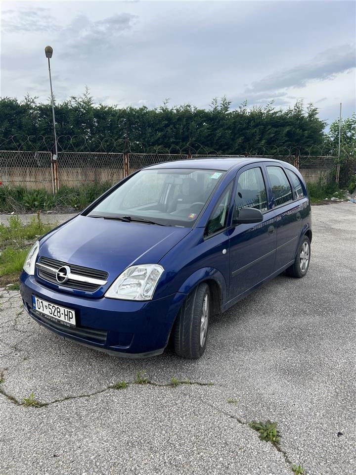 Shitet Opel Meriva 2005