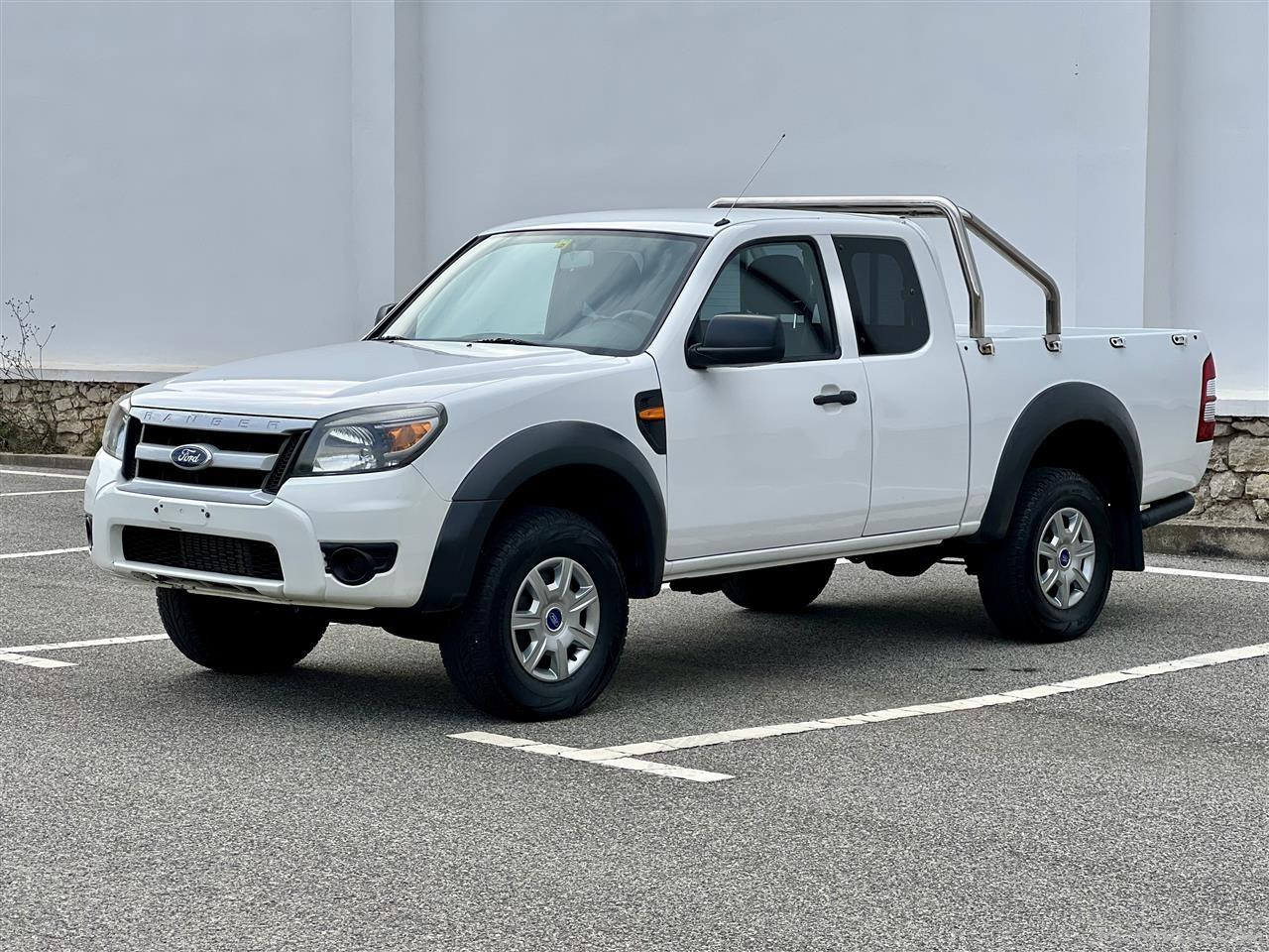 Ford Ranger 2.5 nafte 2010??????