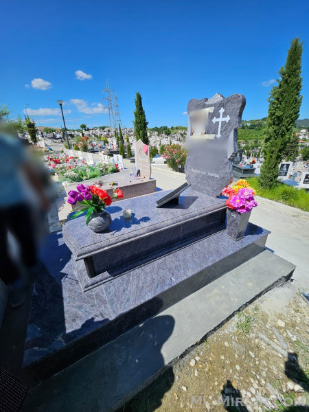 Punime Varresh | Modele Varresh Granit dhe Mermer | Montuar ne Varrezat e Sharres Tirane