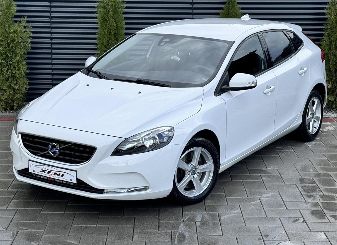 VOLVO V40 D2  2.0D - i sapo Doganuar ?? 