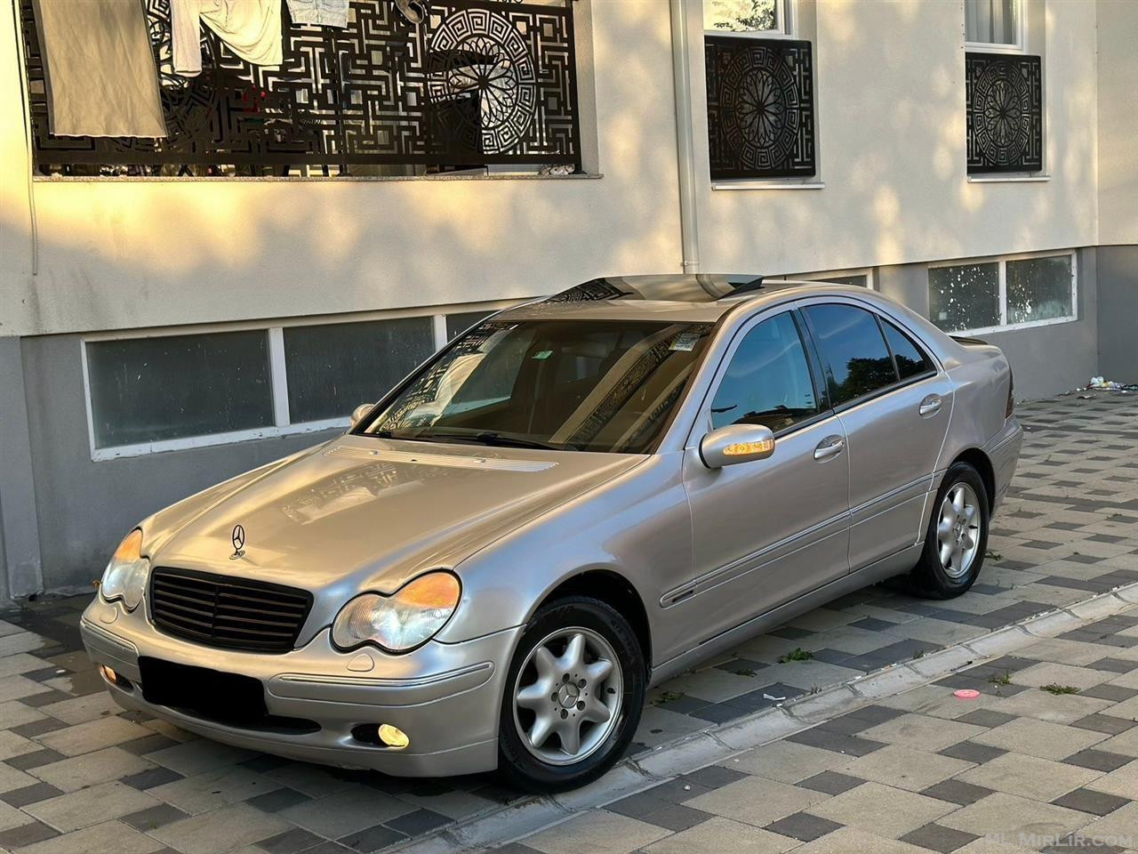 Shitet Mercedes AUTOMATIK C220 Dizel 2.2 Viti 2003 