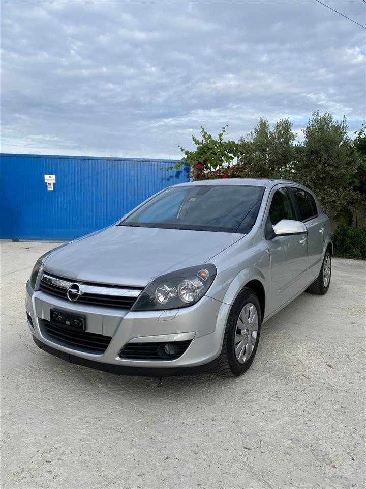 Opel Astra 1.8 AUTOMATIC ??