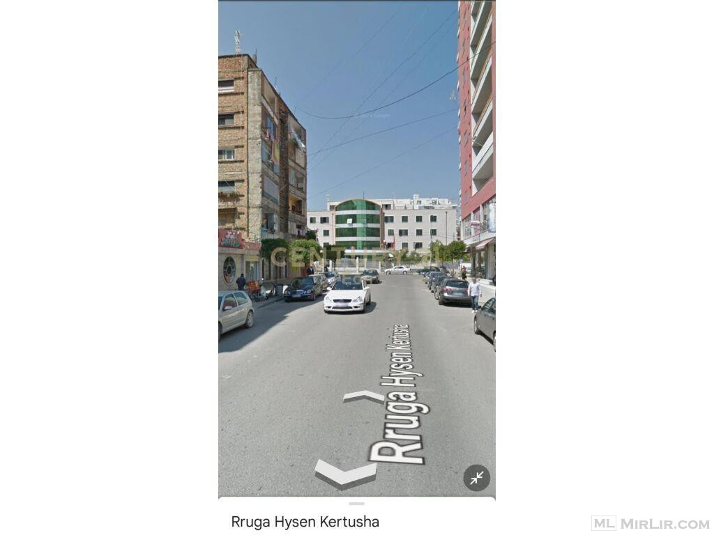 Shitet Dyqan Buz Rruge Ne Durrës