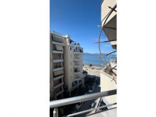 APARTAMENT ME QERA ME PAMJE NGA DETI - LUNGOMARE,VLORE