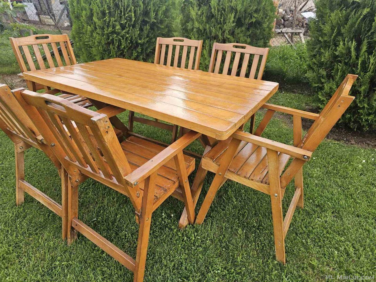Tavolinë me 6 karrige