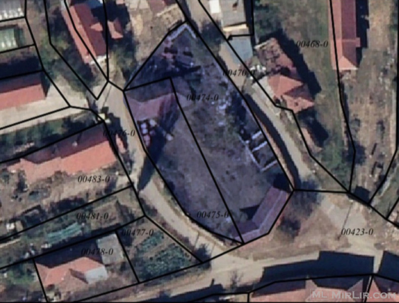 Shitet parcela 9 ARI ne qender te fshatit Kmetovcë