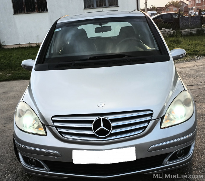 Mercedes-Benz B180