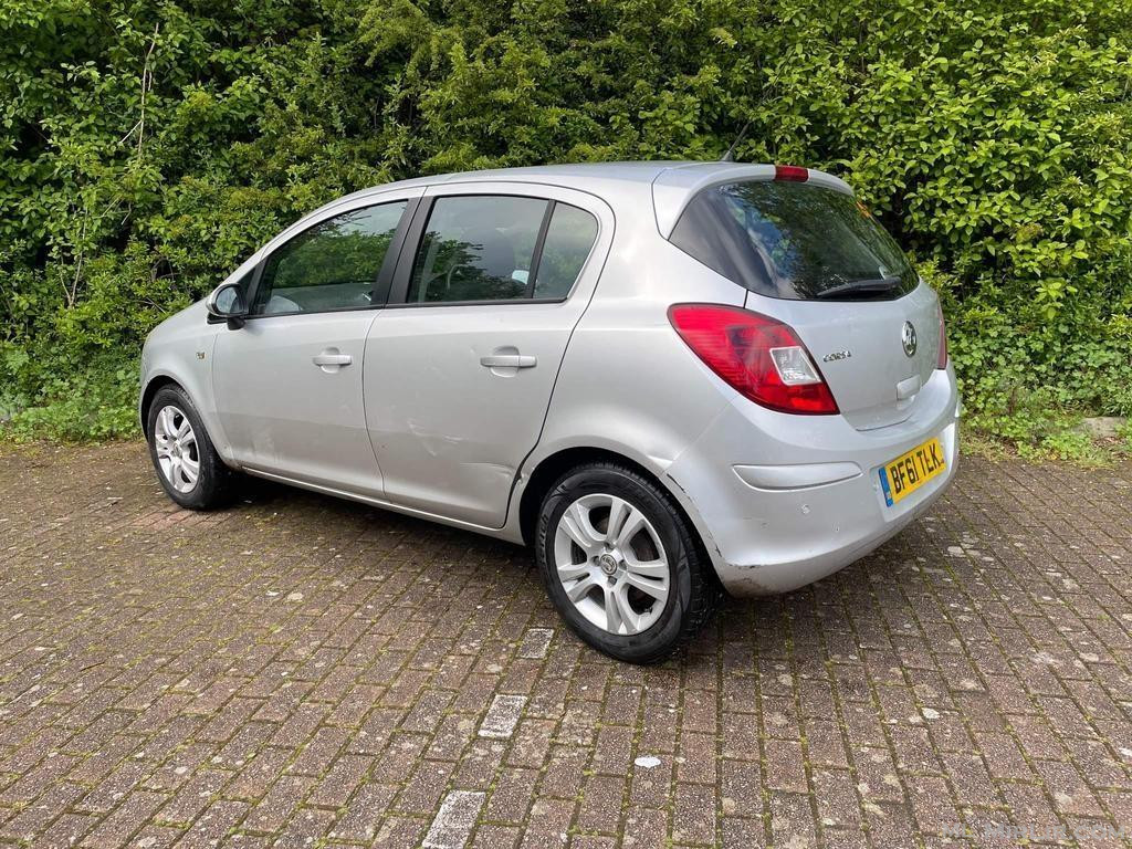 Opell Corsa 1.4i 16v Exclusive