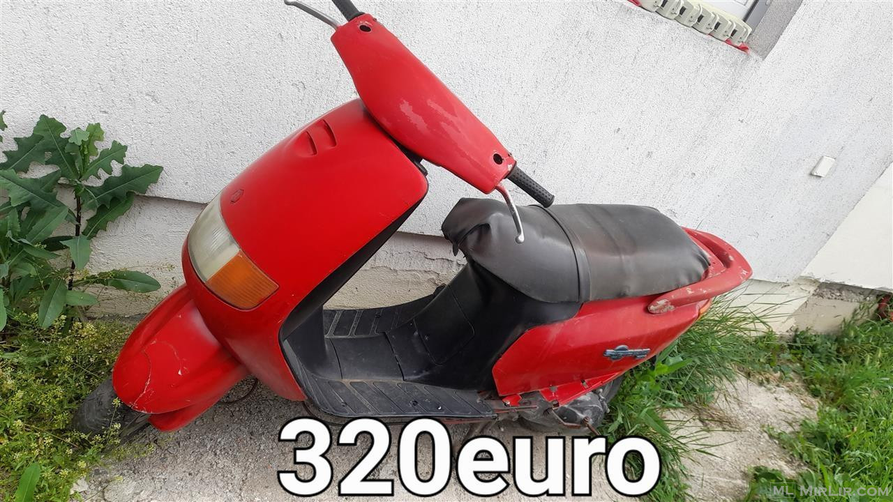 Skuter 50cc me letra pa dogan osht qe 1vit su dhez 250euro 