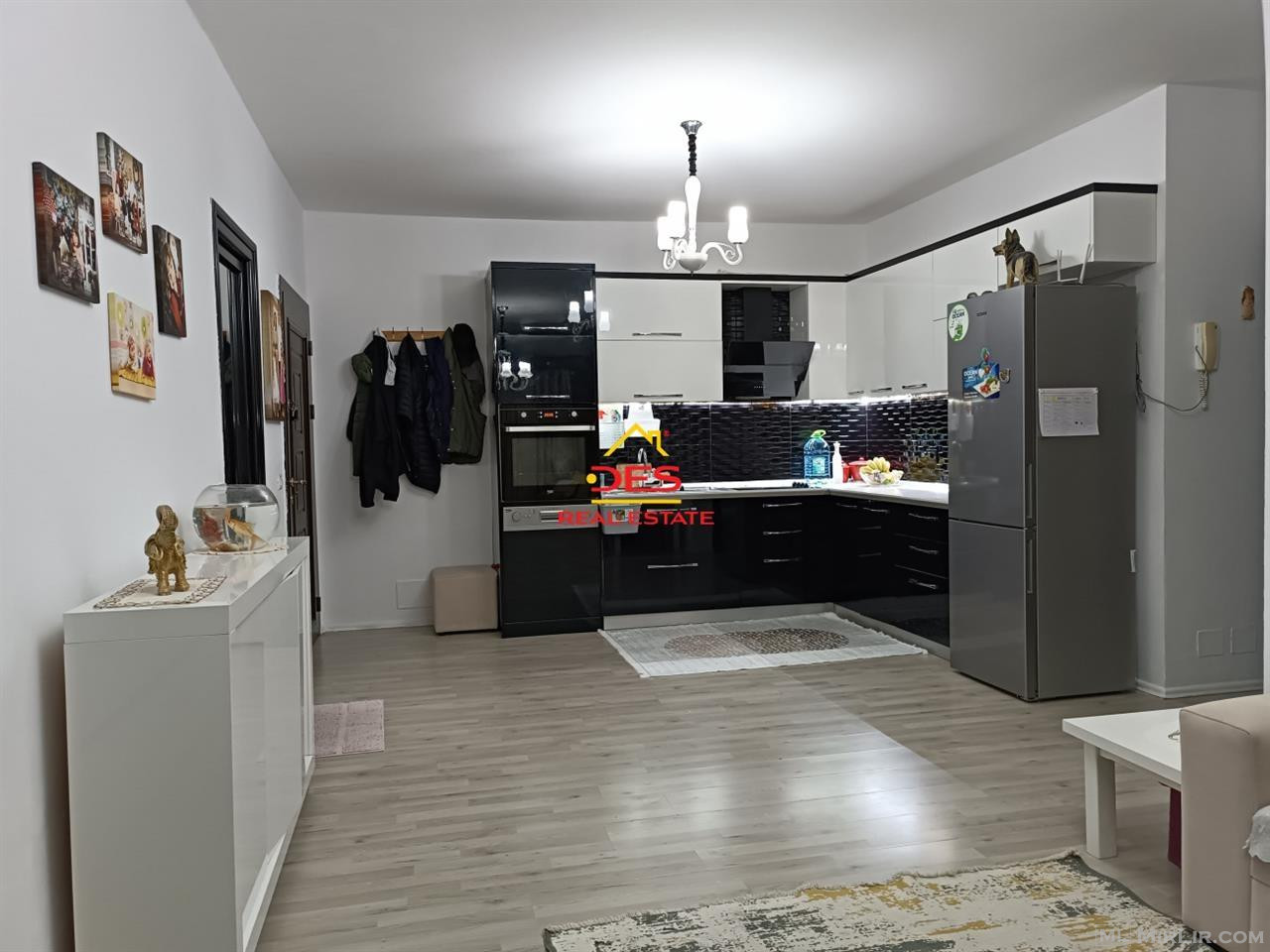 SHITET APARTAMENT 2+1,NË LUNGOMARE,VLORË.