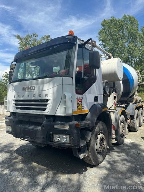 Iveco Trakker 440 me betonpompe Cifa 28 mt