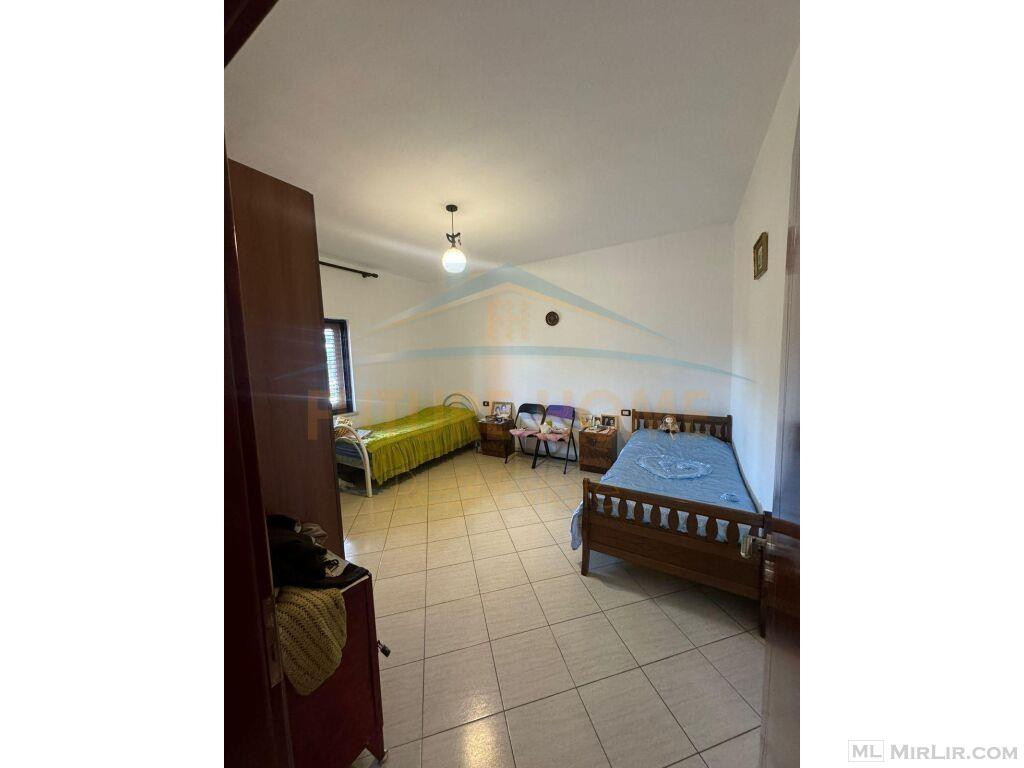 Shitet, Shtëpi Private + Tokë, Maminas,Durres 140,000 €