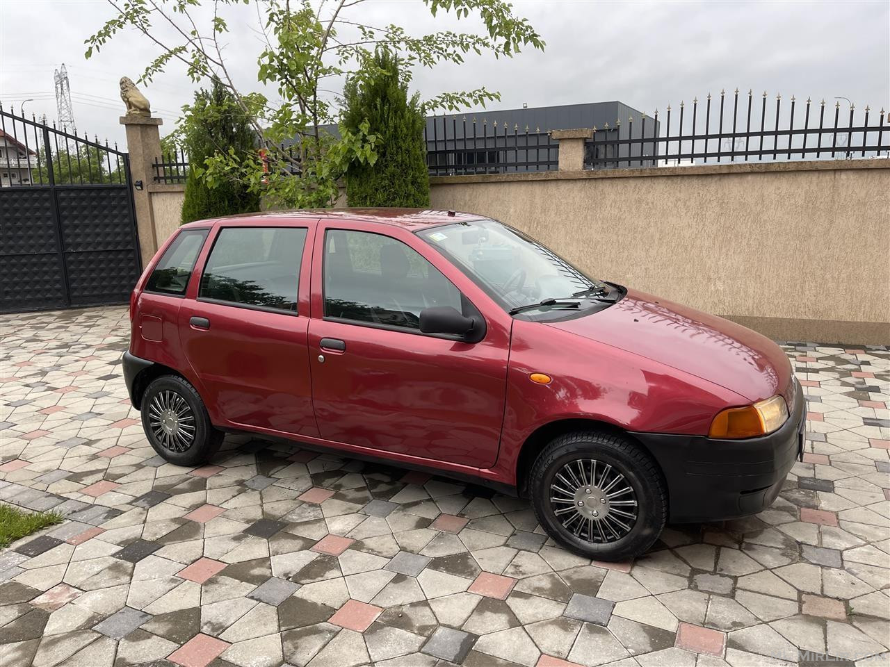 Fiat Punto 1.2 benzin Regjistrim 16.01.2025 viti 99