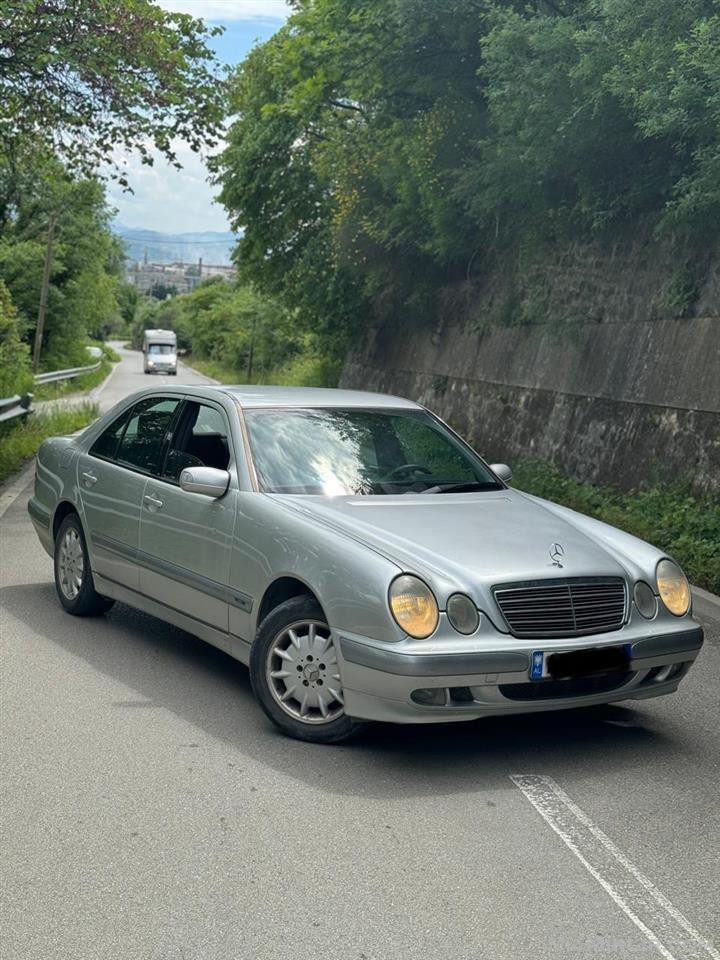 Mercedes Benz E 200 CDI 