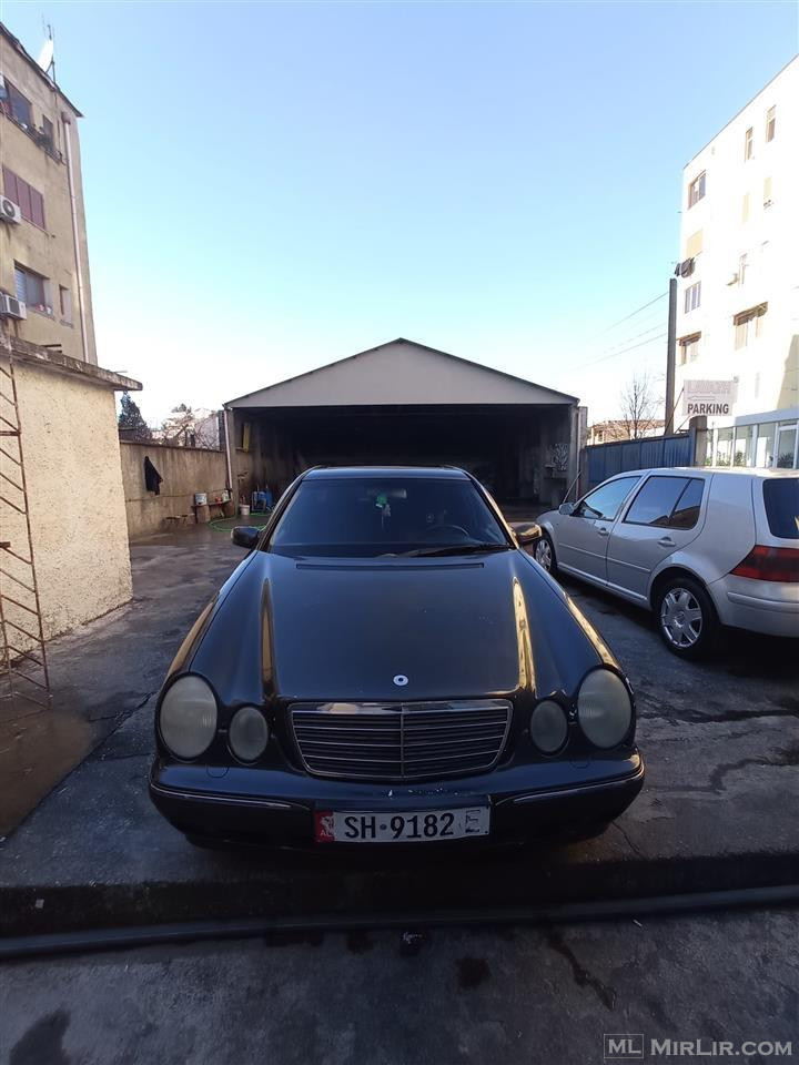 Mercedes benz E220