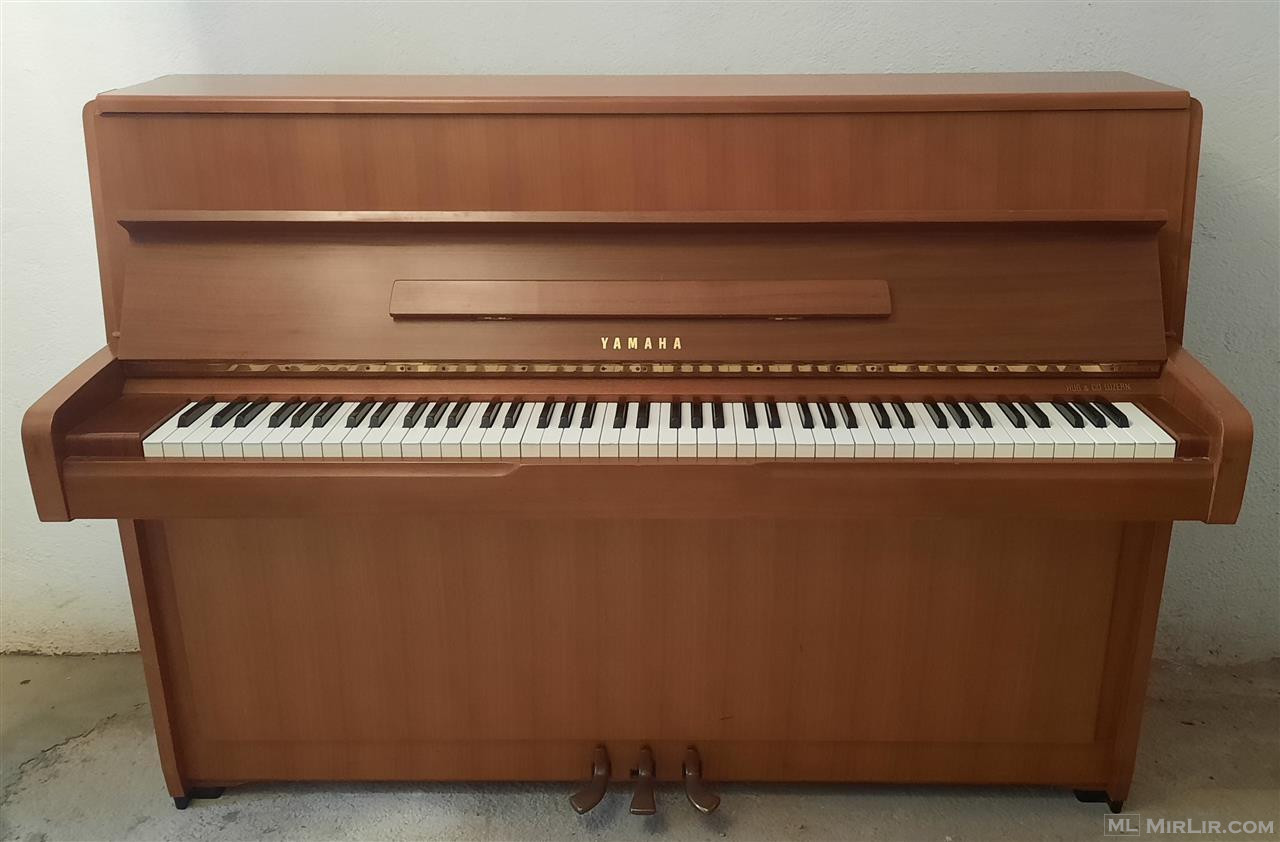 PIANO  \" YAMAHA \" 