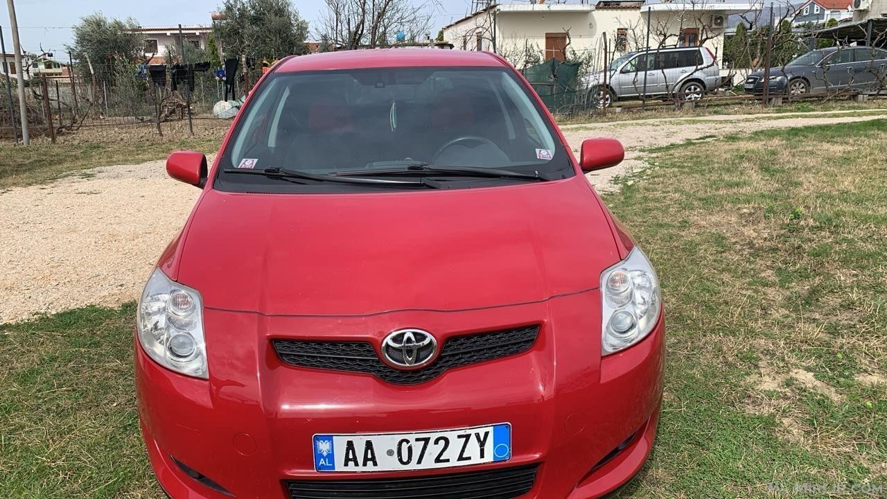 Shitet Toyota Auris 2.0 nafte