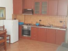Shitet apartament 1+1 ne Durres me pamje nga deti/ 78.500 €