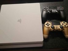 Playstation 4 Slim me Fifa2025 dhe 2 controlera