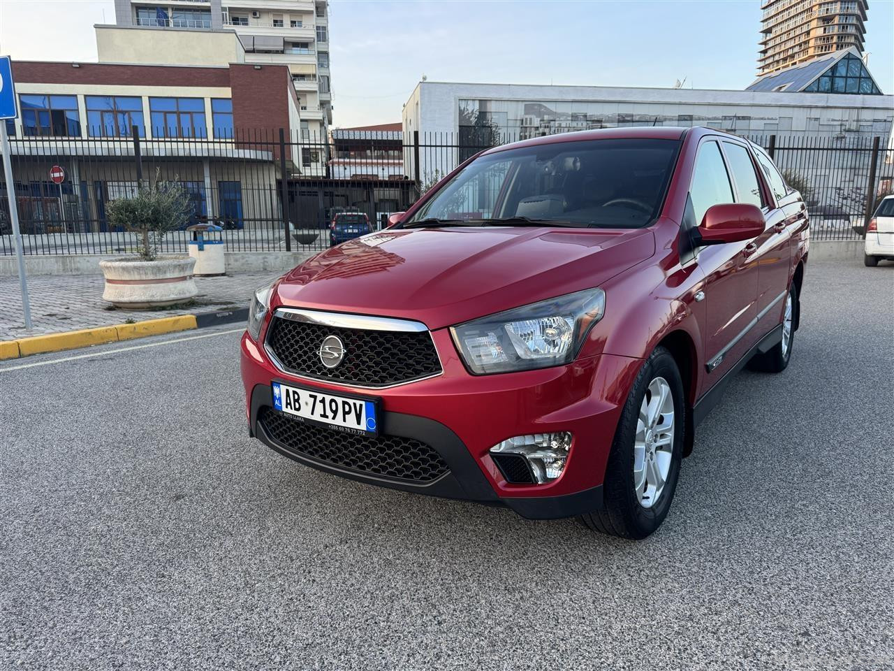 Ssang Yong 2.0 nafte automat e 2012