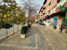 Shitet lokali 80m2 ne qender afer sheshit