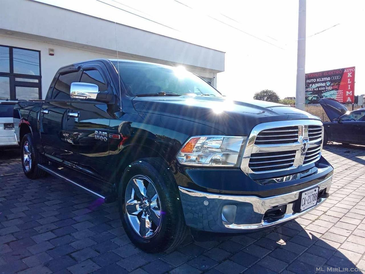 Shitet vetura DODGE RAM