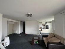 Jepet me qira banesa 5 dhomëshe 180m² kati 2 në Arbëri