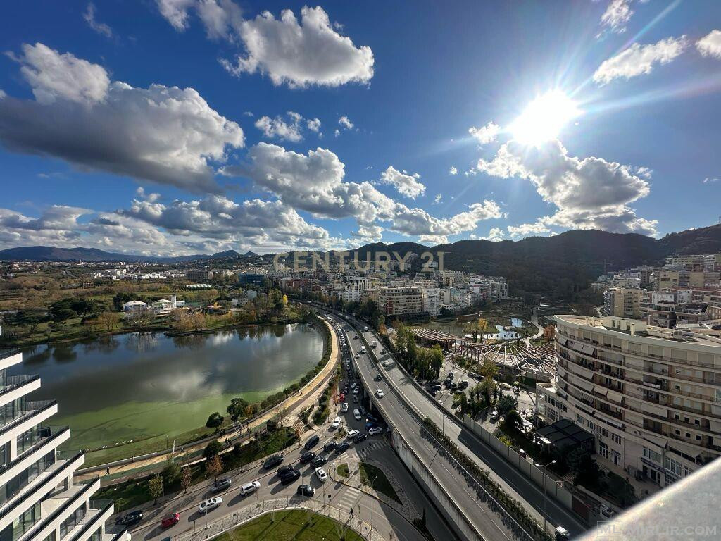 Apartament 3+1+2+2 poste parkimi për Shitje ne \"Lake View\"!
