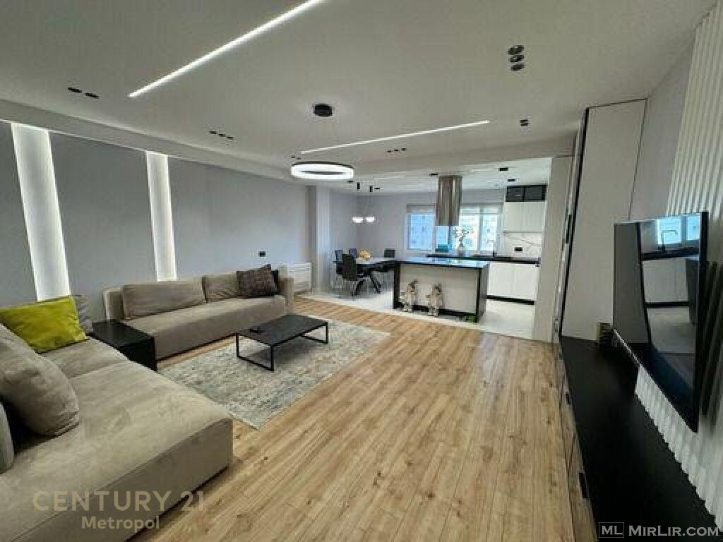 MYSLYM SHYR, APARTAMENT 2+1+2 PER SHITJE!