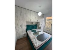 SHITET APARTAMENT 1+1 dhe POST PARKIMI ,TE SHKEMBI KAVAJES !