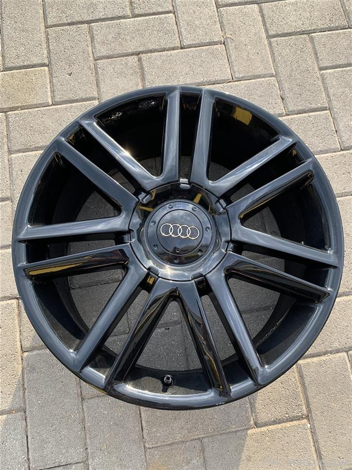 DISQE 18 INC.. AUDI..A4..A5..A6..Q5..ORIGJINAL.. SHITEN 