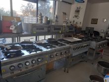 furra per pizza ,Skara ,friteza ,frigo tavolina ,miksera 