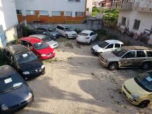 Makina me qera