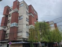 LINA-Shitet banesa 72m2 kat -IV- e mobiluar Ferizaj 422/17