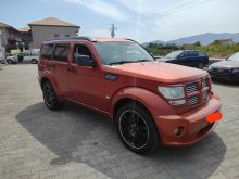 Dodge Nitro nrrohet shitet 2.8 naft full. Automat