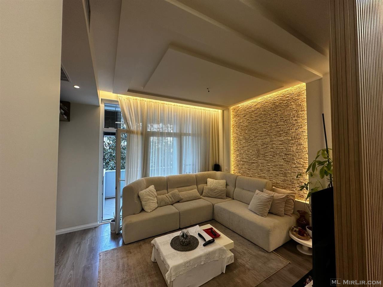 SHITET APARTAMENT 3+1+2 TEK KOMUNA E PARISIT