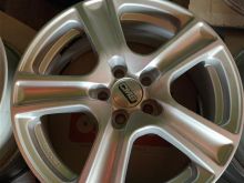 DISQE 16 INC..TOYOTA..AURIS..AVERSUS..ORIGJINAL.. SHITEN 