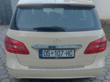 Mercedes-Benz  B 180