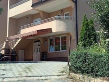 Shtepia 250m2 mbrapa RESTORANT SHAQA rruga LORENC ANTONI