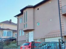 Shitet shtëpia 420m² në 5.25 ari truall ne Zllatar
