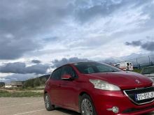 Peugeot 208  Benzin 1.4.   240km.  Registrim deri 12/25