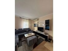 Apartament për Shitje – Liqeni i Thatë, pranë \