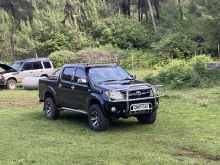 Shitet toyota hilux