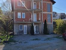 Shitet shtepia ne Prizren
