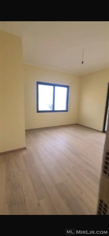 Shitet apartament 2+1 ne Astir mbrapa Fratarit