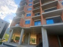 Shitet banesa në Pejë – afër kontrollimit teknik “Egzoni”